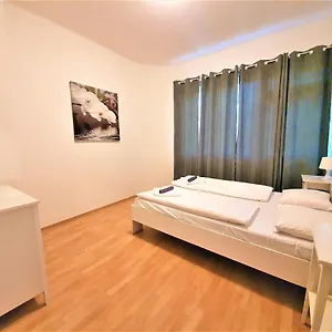 epstein-apartments.praguehotelsweb.com/